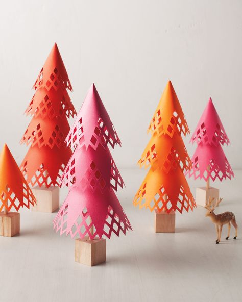 Paper Christmas Trees, Paper Trees, Martha Stewart Crafts, Alternative Christmas Tree, Craft Punches, Unique Christmas Trees, Paper Christmas Tree, Paper Tree, Easy Christmas Crafts