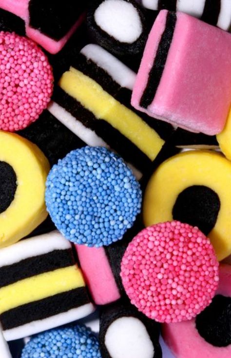 Candy Background, Licorice Candy, Candy Poster, Liquorice Allsorts, Dutch Food, I Want Candy, Iphone Art, Candy Art, Black Licorice