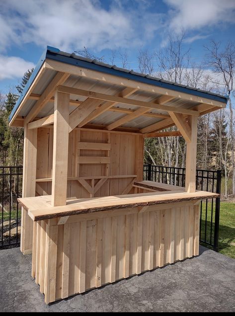 Bar Kiosk Design Outdoor, Outdoor Bar With Roll Up Door, Bar Pergola, Pallet Bar With Roof, Garden Log Cabin Bar Ideas, Outdoor Bar Plans, Rustic Outdoor Bar, Garden Bar Ideas, Backyard Door