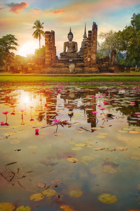 Here Are A Bunch Of Romantic Vacation Ideas For Couples Vacation Ideas For Couples, Wat Mahathat, Paso Robles Wineries, Ayutthaya Thailand, Plan Paris, Honeymoon Planning, Romantic Honeymoon, Visit California, Romantic Destinations