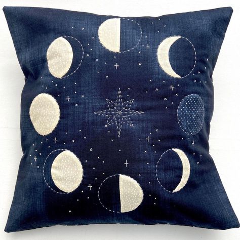 We’ve got a relaxing, hand sewing class coming up next weekend with @verykerryberry & her Moon Phase Appliqué workshop 🌓🌒🌚🌘🌗🌖🌝 ⁣ You’ll… | Instagram Fantasy Ball, Moon Embroidery, Creative Pillows, We Got It, Sewing Class, Beautiful Moon, Mini Quilt, Moon Phases, Wall Hanger