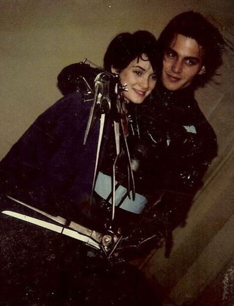 Johnny And Winona, Johnny Depp And Winona, Edward Scissor, John Depp, Winona Forever, Young Johnny Depp, Tim Burton Art, Tim Burton Films, Tim Burton Movie