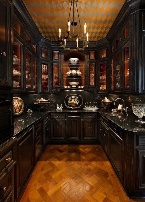 More than 25 amazing interior design ideas of black gothic kitchen # kitchens # kitchen design  #Decoration #homedecor #homedesign #homeideas Black Kitchen Design, Gothic Kitchen, Gothic Interior, Victorian Interior, Kitchen Ideas Dark Cabinets, Kitchen Ideas Dark, Victorian Kitchen, Wood Interior Design, Dark Kitchen Cabinets