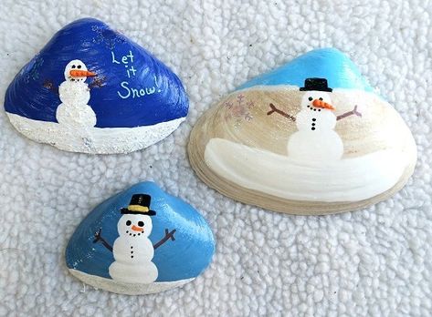 Cute Hand-Painted Snowman Seashell Clam Shell Designs Clam Shell Ornaments Diy, Clam Shell Crafts, Painted Clam Shells, Christmas Shells, Shell Paintings, Crafting Business, Painted Snowman, Christmas Craft Fair, Acrylic Craft Paint