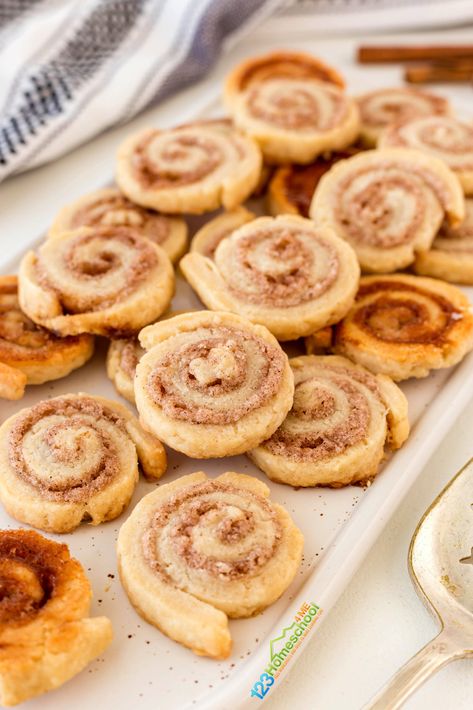 Leftover Pie Crust Cinnamon Roll Pinwheel Cookies Recipes Leftover Pie Crust Ideas, Turnovers With Pie Crust, Pie Crust Cinnamon, Pie Crust Cinnamon Rolls, Oatmeal Pie Crust, Leftover Pie Crust, Pinwheel Cookies Recipe, Pie Crust Cookies, Oatmeal Pie