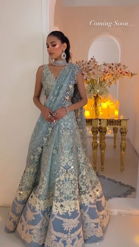 Indian Prom Dresses, Mehandi Outfit, Indian Wedding Guest Dress, Indian Outfits Modern, Desi Dress, Latest Bridal Lehenga, Wedding Lehenga Designs, Indian Bride Outfits, Traditional Indian Dress