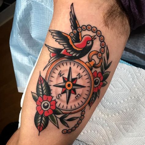 125 Directional Compass Tattoo Ideas with Meanings - Wild Tattoo Art Swallow Tattoo Traditional, Traditional Compass Tattoo, Traditional Tattoo Meanings, Tatuaje Trash Polka, Traditional Tattoo Man, Compass Tattoo Men, Traditional Tattoo Inspiration, Neotraditional Tattoo, Traditional Style Tattoo