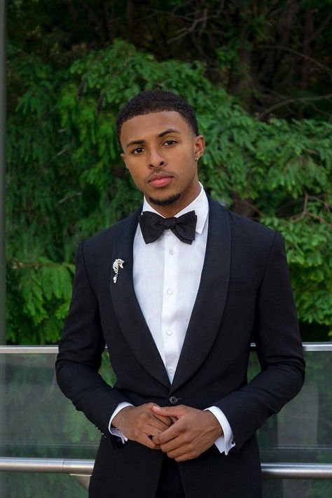 Oh, Hello! Diggy Simmons Is All Grown Up, and We Need to Discuss His Hotness Diggy Simmons, Chocolate Men, Dark Skin Boys, Cute Black Guys, Black Man, Black Boys, Black Suits, Classic Man