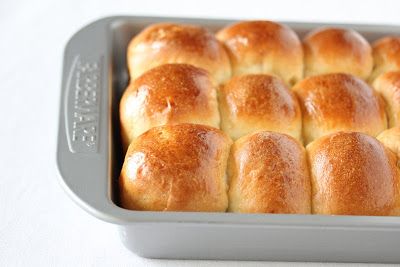 Sour cream bread rolls | Kirbie's Cravings | A San Diego food & travel blog Sour Cream Bread, Easy Drop Biscuits, Sour Cream Sugar Cookies, Cream Bread, San Diego Food, Sour Cream Recipes, Sweet Butter, Yeast Rolls, Indian Bread