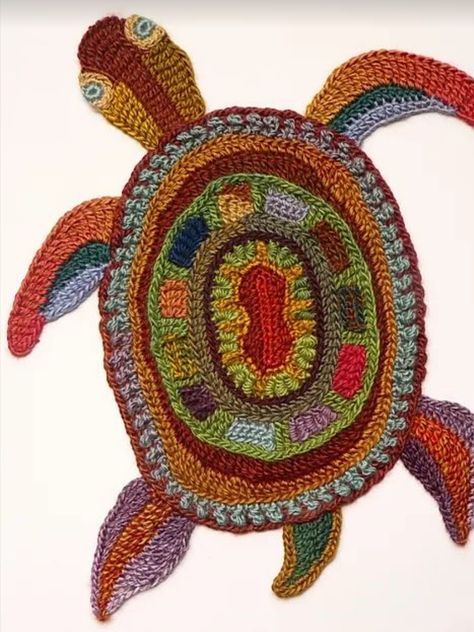 Crochet Artwork, Crocheted Turtle, Zentangle Drawing, Crochet Geek, Crochet Turtle, Form Crochet, Art Yarn, Freeform Crochet, Crochet Applique