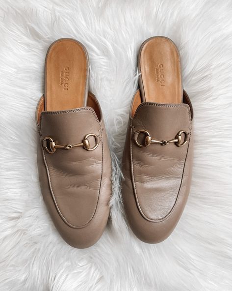 Gucci Mules Outfit, Loafer Outfits Women, Gucci Loafers Outfit, Princetown Gucci, Mule Outfit, Gucci Princetown Slipper, Loafer Outfits, Slipper Outfit, January Fashion