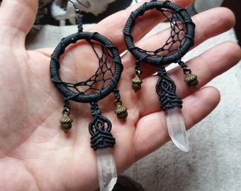 Macrame Jewelry and Creations with love & by TheTomentosaShop Dreamcatcher Earrings, Earrings With Crystals, Dream Catcher Earrings, Witchy Crafts, Crafts Room, Crescent Moon Earrings, Witch Jewelry, Witchy Jewelry, Micro Macrame