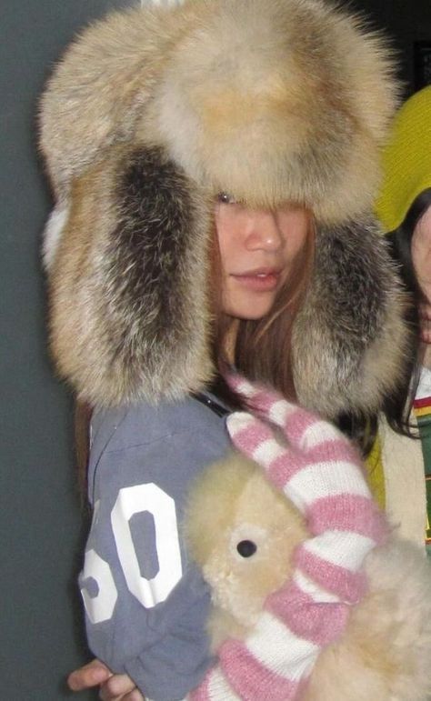 sHyShyshY (@shyneworlddd) on X Gorpcore Fashion, Fur Trapper Hat, Hat Aesthetic, Funky Hats, Concept Clothing, Causal Outfits, Trapper Hats, Vintage Barbie Dolls, Fur Hat