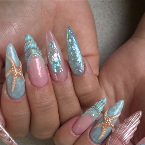 Lotte Clark Nails on Instagram: "Aquamarine marine is soooooooo lovely 🐚✨🌸🍋‍🟩🩵 @apresnailofficial   #nails#nailart#nailartdesign#shellnails#summernails#nailinspo#aquamarine#starfish" Marine Nails Designs, Starfish Manicure, Aquamarine Nails Design, Zoifishh Nails, Aquatic Nails, Aquamarine Nails, Aquamarine Aesthetic, Aquarius Nails, Starfish Nails