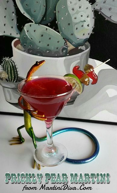 Cactus Cocktail, Prickly Pear Recipes, Pear Drinks, Prickly Pear Juice, Cactus Pear, Pear Martini, Cactus Pears, Pear Cocktails, Craft Cocktail Recipe