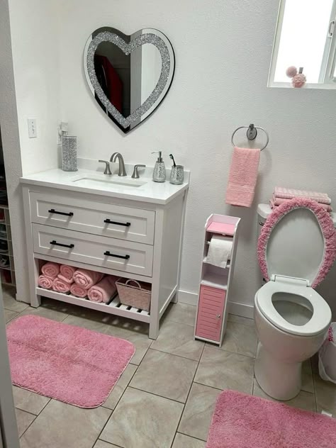 Small Colorful Bathroom Ideas On A Budget, Pink Apartment Decor, 50 Shades Of Pink, Girly Bathroom, Girl Apartment Decor, Pink Bathroom Decor, Apartment Decorating Living, Girly Apartments, Girly Apartment Decor