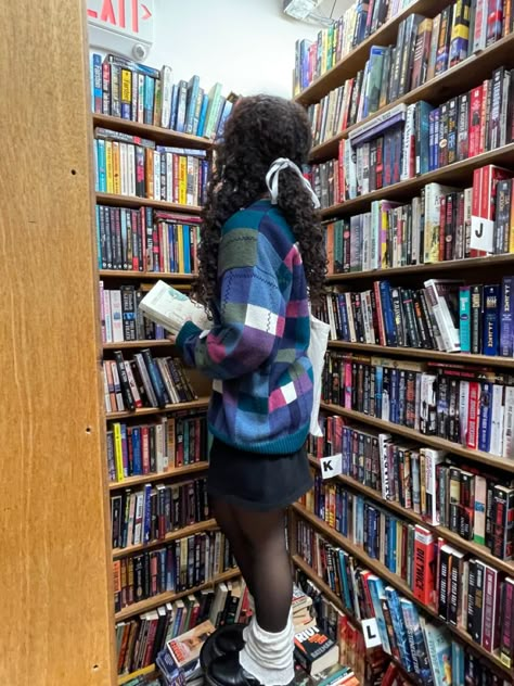 Mpdg Aesthetic, 90s Nerd Aesthetic, Nerdy Black Woman, Nerdy Girl Aesthetic, Librarian Aesthetic Outfit, Bookworm Aesthetic Outfit, Oc Style, Dress Up Closet, Fashion Boards