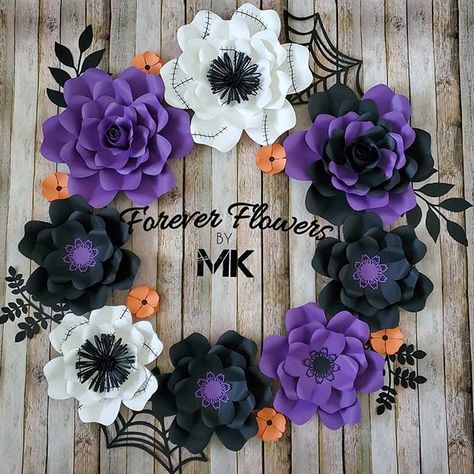 Halloween Baby Shower Ideas, Baby Corsage, Baby Shower Ideas For Boys, Cakes Decor, Halloween Baby Shower Theme, Carte Halloween, Halloween Flowers, Halloween Crafts Decorations, Forever Flowers