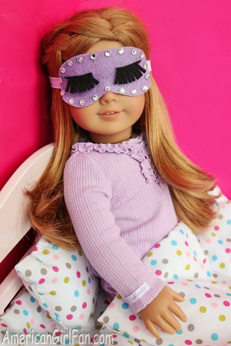 American Girl Doll Craft How To Make A Sleep Mask Diy American Girl Doll Stuff, Diy Doll Umbrella, Diy Barbie Sleeping Bag, Fleece Doll Sleeping Bag, American Girl Outfits, American Girl Birthday, Our Generation Doll Sewing Patterns, American Girl Doll Sleeping Bag, Doll Sleeping Bag