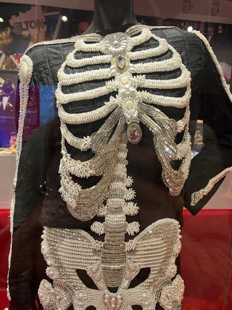 Pearl Ribcage Corset, Rib Cage Corset, Anatomical Fashion, Pearl Skeleton, Beaded Skeleton, Skeleton Corset, Skeleton Fashion, Pearl Costume, Hunger Games Fashion