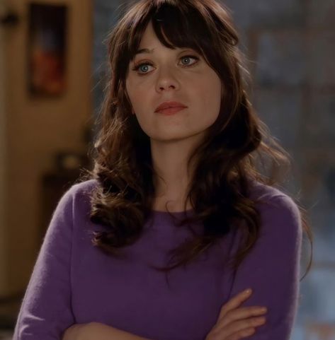 New Girl icons Jess Day Makeup, New Girl Icons, Alexa Core, New Girl Jess, Jess Day, Jess New Girl, Jessica Day, Gamine Style, Zooey Deschanel