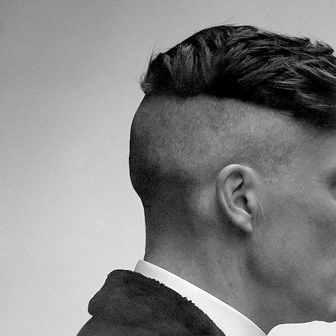 Tommy Shelby Hairstyle, Picky Blinders Haircut, Tommy Shelby Haircut, Thomas Shelby Haircut, Shelby Haircut, Tommy Shelby Hair, Peaky Blinders Haircut, Peaky Blinders Hair, Peaky Blinders Tommy Shelby