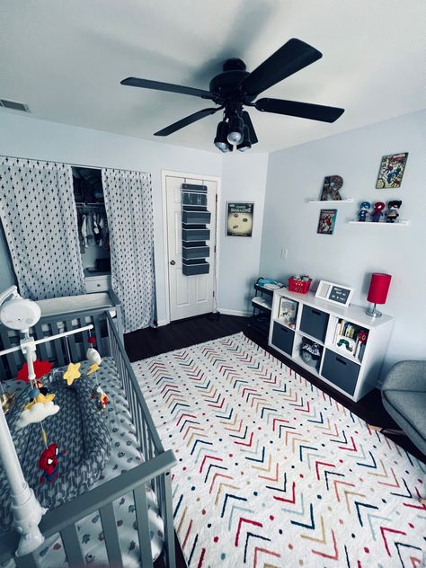 Superhero Theme Nursery, Spiderman Nursery Ideas, Marvel Themed Nursery, Marvel Baby Nursery, Spider Man Nursery, Marvel Nursery Ideas, Superhero Nursery Baby Boy, Starwars Nursery, Comic Book Nursery