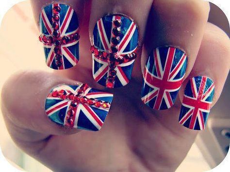 British flag nails :). British Flag Nails, Union Jack Nails, One Direction Nails, Flag Nails, Uk Nails, London Nails, British Flag, Nail Polish Designs, Cute Nail Designs