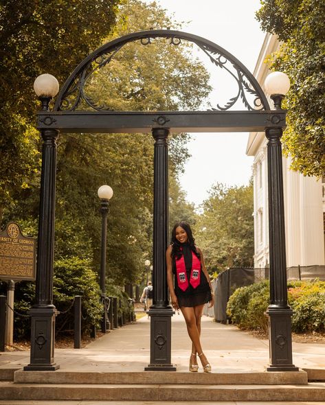 pc: https://www.instagram.com/maggsleephoto?igsh=YjJ6dDZkdWE4MGg5  dear @universityofgeorgia, the time has come for us to part ways, and to say i’m heartbroken is an understatement. thank you for all of the love and lessons that these four years have afforded me. and always, go dawgs! 🐾🤍 Fall Graduation Pictures, Uga Graduation, Happy Graduation Day, College Grad Pictures, Grad Picture Ideas, College Graduation Pictures Poses, College Senior Pictures, Grad Photography, Grad Pictures