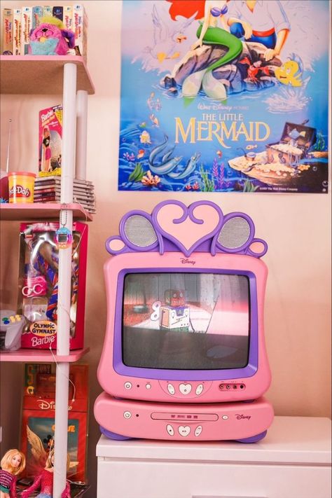 NOSTALGIA CORE BEDROOM Y2k Childhood, Bedroom Y2k, Y2k Tv, Princess Tv, Kidcore Room, Tropical 2000s, Nostalgic Decor, Colorful Shelf, Disney Vhs Tapes