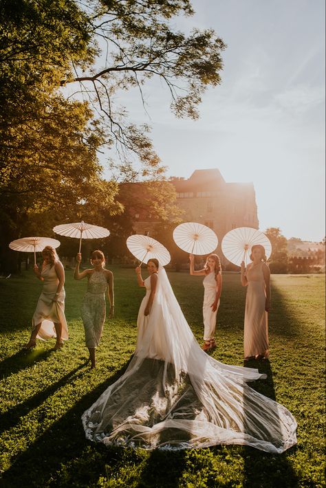 White & Gold Wedding #wedding #weddingideas #weddingdress #veil #millanova #bridesmaid #bride #weddinginspiration #elegant #luxuryweddings #justmarried #classylook #umbrella #janeausten Bridesmaid Photoshoot, Milla Nova, White Umbrella, Umbrella Wedding, Wedding Inspiration Board, Classy Wedding, White Gold Wedding, Wedding Poses, Cool Art Drawings