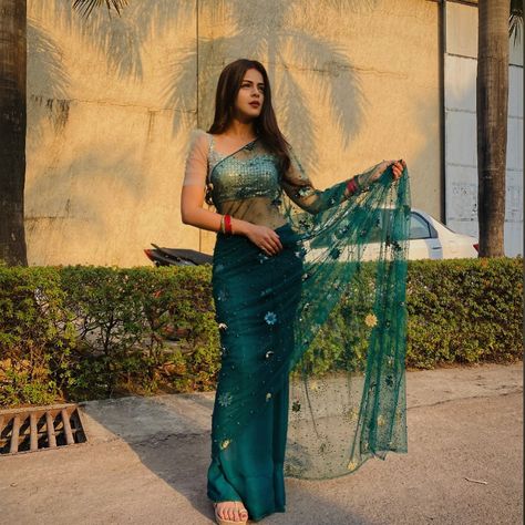 Glamour Clothing, Jigyasa Singh, Pakistani Dresses Online, Lehnga Dress, Indian Fashion Saree, Saree Designs Party Wear, Indian Bridal Dress, Indian Bridal Fashion, Beautiful Dress Designs