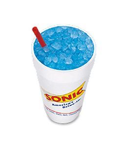 Copycat Sonic Ocean Water recipe - this is Avery's new favorite sonic drink! Sonic Ocean Water Recipe, Sonic Slushies, Ocean Water Recipe, Famous Restaurant Recipes, Sonic Ocean Water, Sonic Drinks, Restaurant Recipes Famous, Sonic Drive In, Fountain Drink