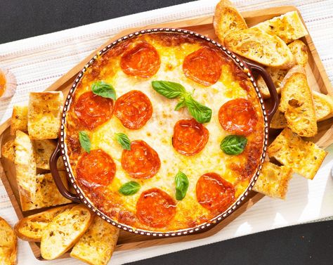 Hot Honey Pizza, White Pizza Dip, Pizza Dip Recipes, Pepperoni Pizza Dip, Honey Pizza, Different Cheeses, Alfredo Pizza, Recipes For The Week, Pizza Dip