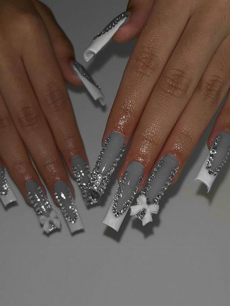 Gray Nails Black Women, Grey N White Nails, Nails 2024 Long Square, Silver And White Nails Prom, Long Box Nails, Silver Junk Nails, Grey And White Nail Designs, Silver Rhinestone Nails, Long Nails Design 2024