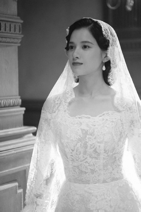 Catholic Wedding Dresses, Zhang Jingyi, Bride Dress Simple, Modest Wedding Gowns, Classy Wedding Dress, Boda Mexicana, Stylish Wedding Dresses, Dream Wedding Ideas Dresses, A Wedding Dress