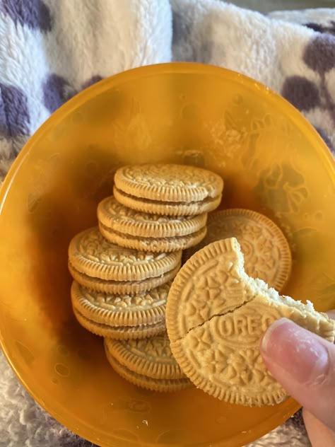 Golden Oreo Aesthetic, Golden Oreo, Road Trip Food, Food Garnishes, Bread Recipes Sweet, Think Food, Mouth Watering Food, Food Is Fuel, Unhealthy Food