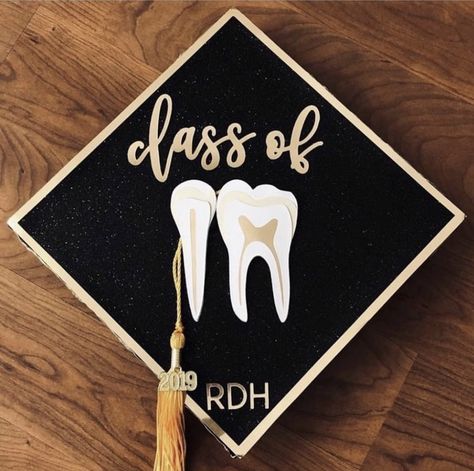 College Cap Decorations, Rdh Graduation, Dental Hygiene Graduation, Dental Hygienist Graduation, Dental Hygienist School, Dental School Graduation, Dental Caps, Dental Hygiene Student, Dental Assistant Gifts