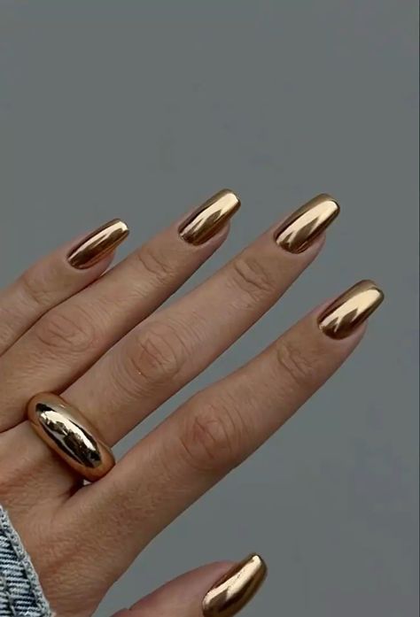 gold nails Fashion Nails 2024, Nail Gold Design, Gold On Nails, Gold Gel Nail Designs, Nails Trend 2024, Nail Cute Design, Nails 2024 Trends, Birthdays Nails, Nails Trending Now 2024