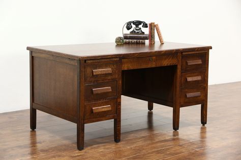 Antique Oak Office Desk - Luxury Living Room Furniture Sets Check more at http://www.gameintown.com/antique-oak-office-desk/ Bankers Desk, 1920s Craftsman, Library Desk, Hobby Desk, Painting Wooden Furniture, Quarter Sawn Oak, Hobby Trains, Hobby Lobby Christmas, Hobbies For Couples