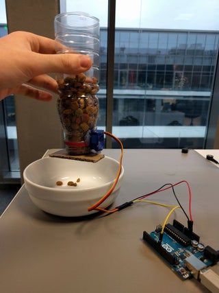 Arduino Usb, Best Dog Food Brands, Automatic Cat Feeder, Automatic Feeder, Hobby Electronics, Pi Projects, Dog Food Brands, Cat Feeder, Best Dog Food