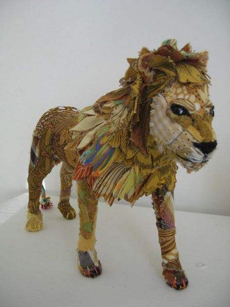 Textile Animals by Bryony Jennings animal sculpture Soft Sculpture Art, Felting Art, Applied Art, Folding Origami, Trash Art, Textile Sculpture, Faux Taxidermy, Textile Fiber Art, Textile Crafts