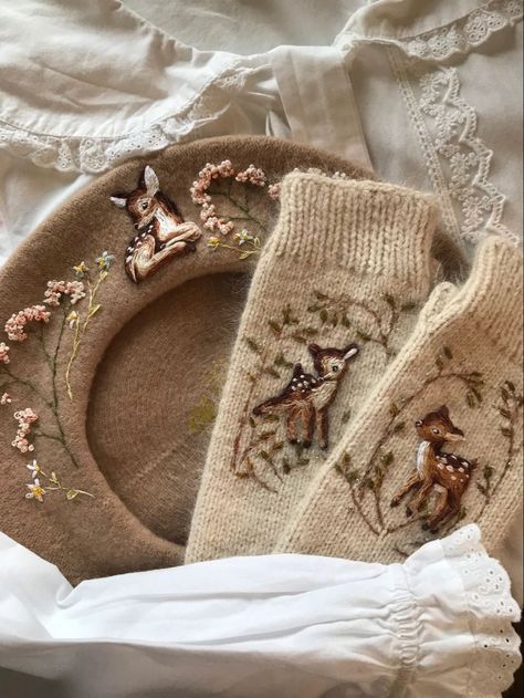 Core Ideas, Bohol, 자수 디자인, Hand Embroidery Art, Embroidery Inspiration, Embroidery And Stitching, Mode Vintage, Style Guide, Cottage Core