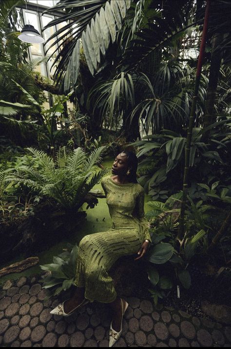 Plant Wall Photoshoot, Tropical Garden Photoshoot, Plant Room Photoshoot, Editorial Photography Nature, Green Dress Photoshoot Ideas, Photoshoot In Greenhouse, Olive Green Photoshoot, Green Woman Aesthetic, Poses For Ig Story