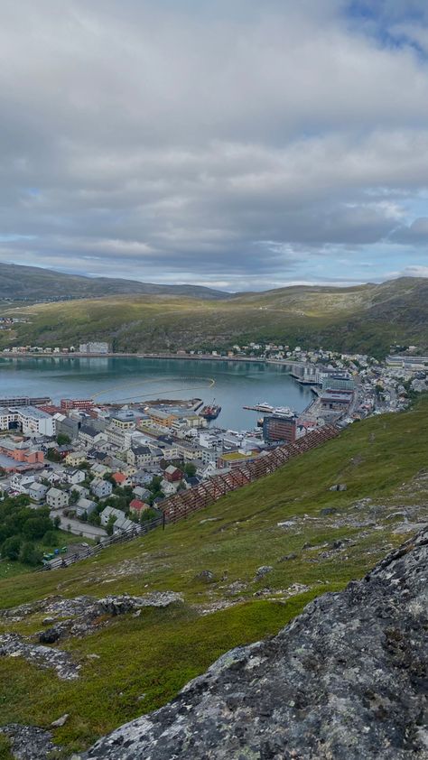 Hammerfest Norway, Mountains Norway, Fall Autumn Aesthetic, Northern Norway, Ocean Cruise, Water Aesthetic, Tromso, Ocean Water, Europe Trip