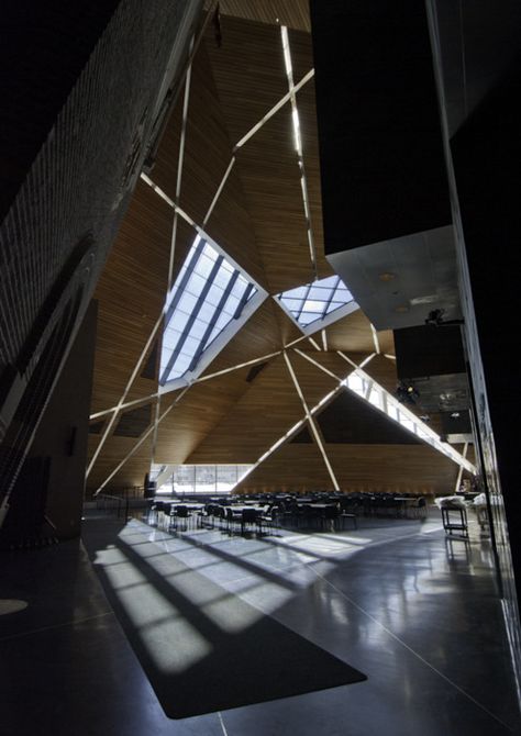 ANTOINE PREDOCK ARCHITECT, MCNAMARA ALUMNI CENTER: at university of minnesota, minneapolis. Antoine Predock, Strong Photography, Deconstructivism, Photography Architecture, Frank Gehry, Trondheim, University Of Minnesota, Space Architecture, Gothic Architecture