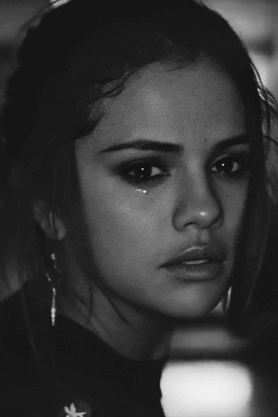 Selena Gomez Crying, Selena Gomz, Selena Gomez Images, Ariana Grande Selena Gomez, Selena Gomez Gif, Hyperrealistic Drawing, Girly M Instagram, Selena Gomez Makeup, Selena Gomez Wallpaper