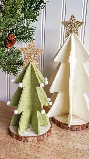 Katie | Fern + Love | Felt Decor and Kids Craft Kits on Instagram: "Whose ready to make their own little Christmas tree farm? These trees are so fun because you can leave them simple or get creative and decorate them in what ever style you like! Just be ready to use all the glue😆 What color of trees would you make? Let me know if you make one or ten!" Diy Mini Christmas Trees Craft Ideas, Diy Small Christmas Tree, Hp Christmas, Felt Decor, Diy Natal, Diy Felt Christmas Tree, Little Christmas Tree, Christmas Tree Decorations Diy, Little Christmas Trees