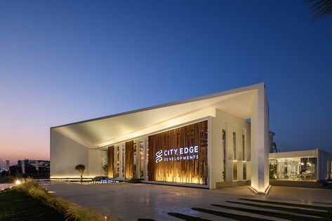 Retail Facade, Commercial Design Exterior, Facade Architecture Design, Entrance Gates Design, Architecture Model House, Modern Exterior House Designs, Sales Office, Photography Architecture, Clinic Design