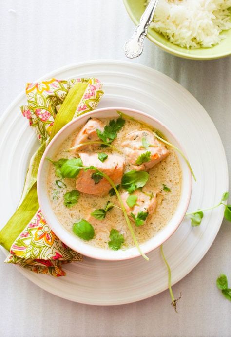 Coconut Poached Salmon (Curry in a Hurry) - Sugar et al Salmon Curry, Curry In A Hurry, Poached Salmon, Cooking Salmon, Fish Dishes, Seafood Dishes, In A Hurry, Salmon Recipes, A Bowl